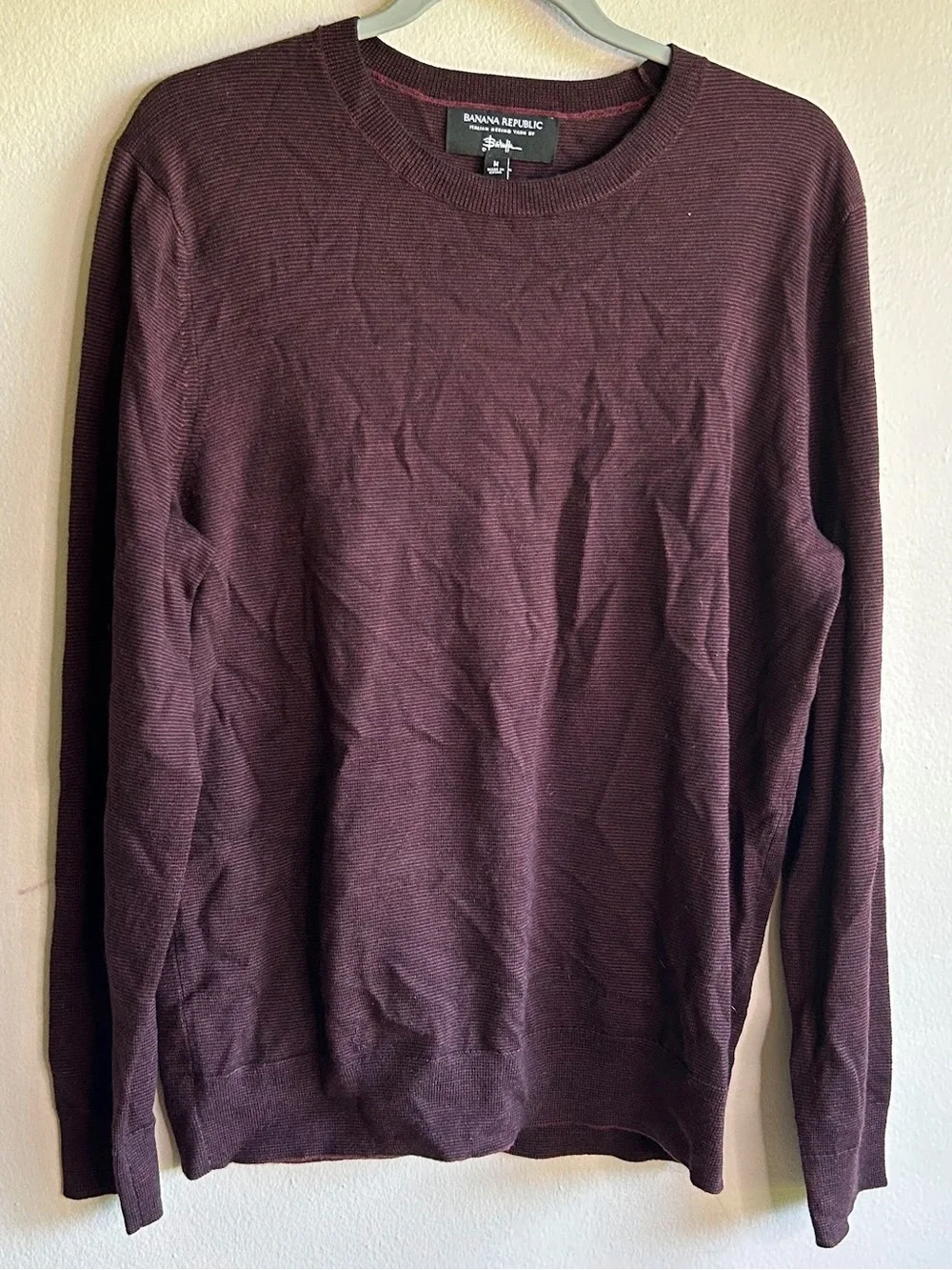 Banana Republic Sweater Womens Medium Italian Merino Yarn Burgundy Crew Neck